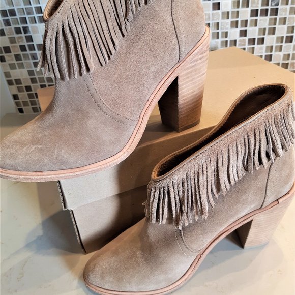 Joie Loren Fringe Tan Suede Heel Ankle Bootie Size - 38 - Picture 14 of 14